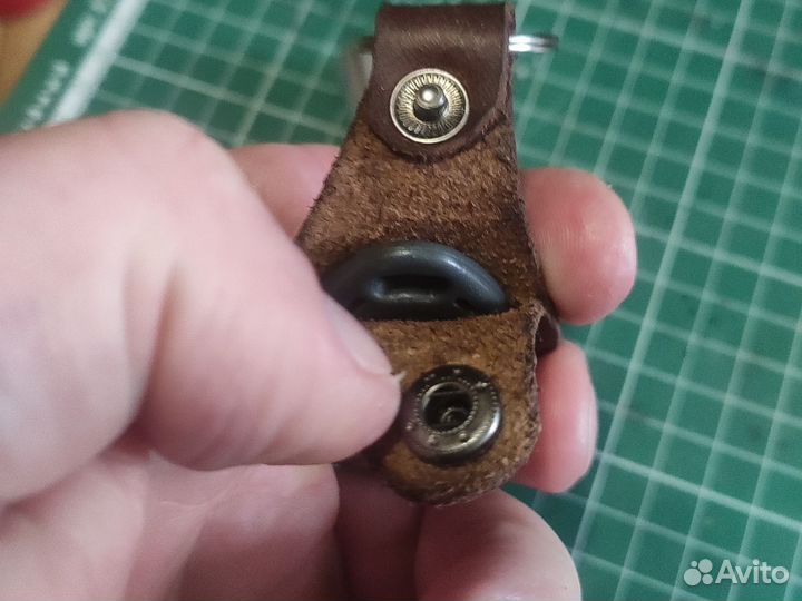 Брелок для ключей из натуральной кожи