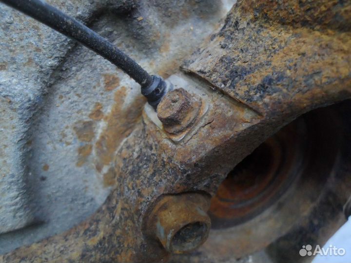 Кулак поворотный правый Suzuki Grand Vitara 2 JT