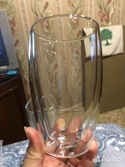 Стеклянный бокал с двойными стенками