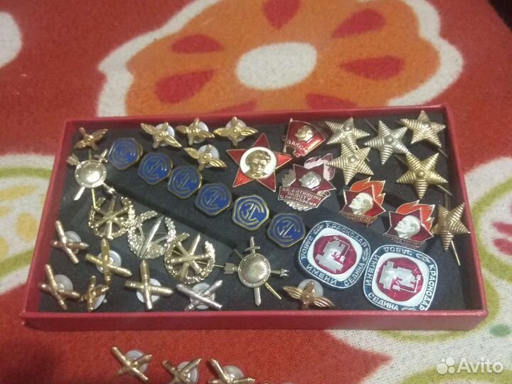 Значки,пуговицы