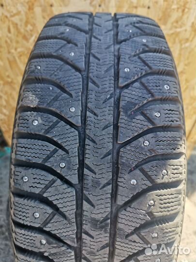 Bridgestone Ice Cruiser 7000 205/60 R16 92B