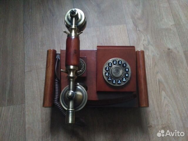 Ретро-телефон