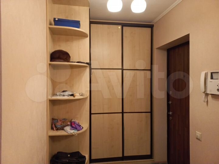 2-к. квартира, 72 м², 8/17 эт.