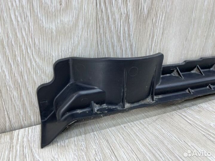 Дефлектор радиатора левый Hyundai Ix35