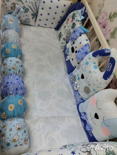 Бортик в кроватку Гусеница новый