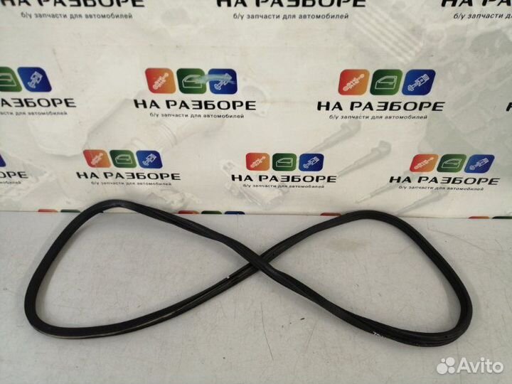 Уплотнительная резинка крышки багажника Chevrolet