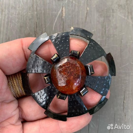 Брошь винтаж янтарь