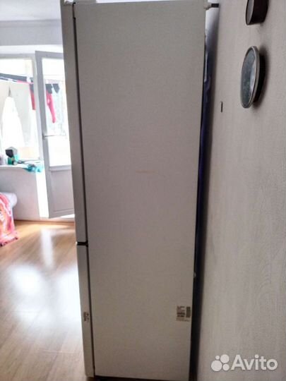 Холодильник под ремонт или запчасти