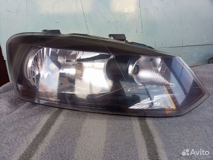 Фара volkswagen polo правая
