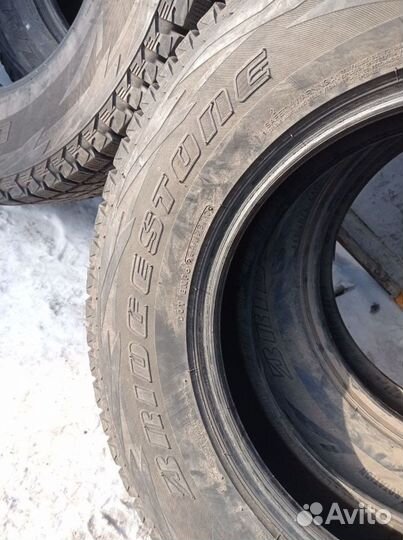 Bridgestone Blizzak DM-V1 235/75 R17 108R