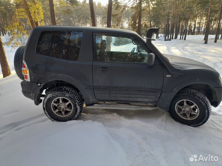 Mitsubishi Pajero 3.2 AT, 2000, 320 000 км