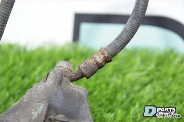 Суппорт тормозной задний Toyota Soarer