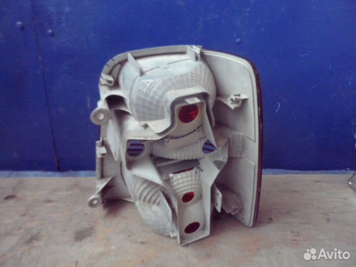 Фонарь задний левый VW Touran 2003-2010