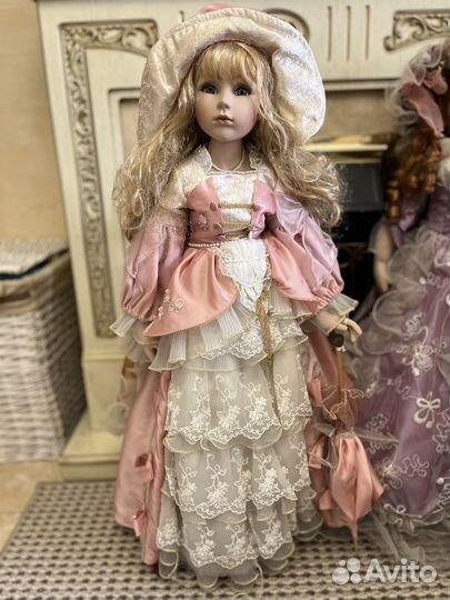 Кукла фарфоровая большая