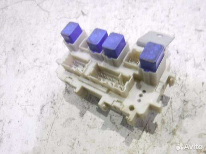 Блок предохранителей 252360745R