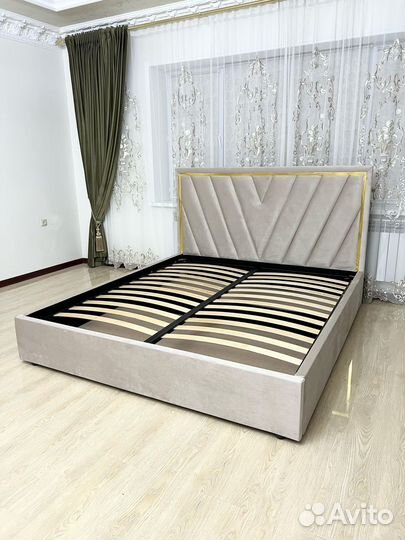 Кровать двухспальная