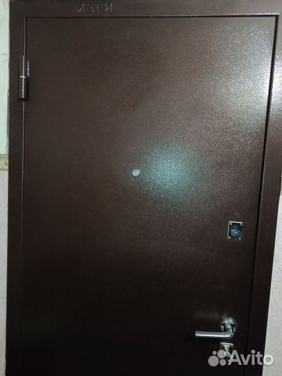 Дверь входная б/у