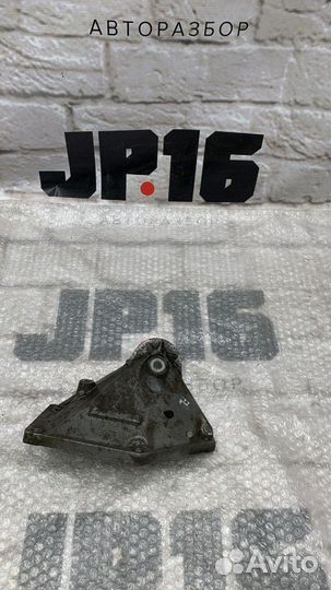 Кронштейн опоры двигателя передний левый Bmw