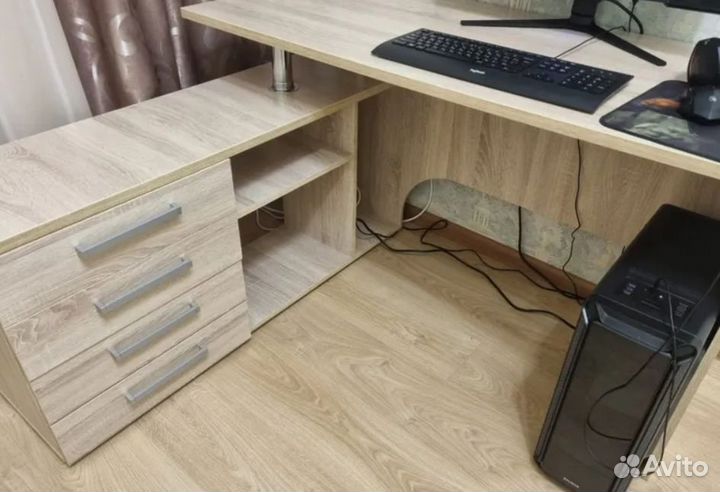 Стол компьютерный Алькор