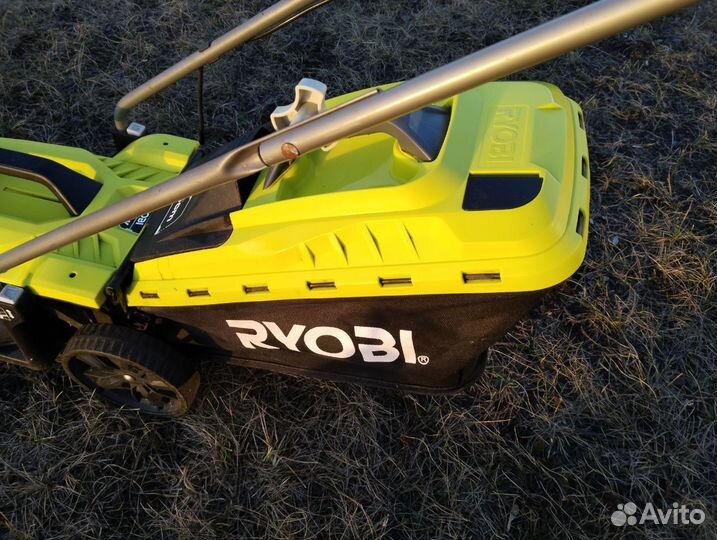 Газонокосилка электрическая Ryobi RLM13E33S