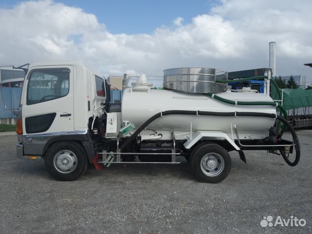 Ассенизатор 3.6 куб.м. Hino Ranger 2005