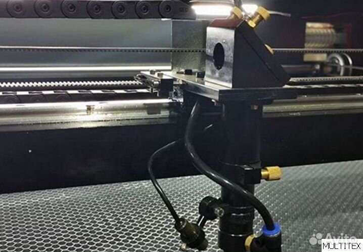 Лазерный гравировальный станок 1080мм