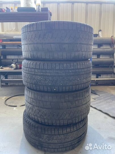 Triangle Snowlink TWT02 225/40 R19