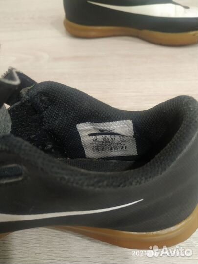 Футбольные бутсы 31 размера