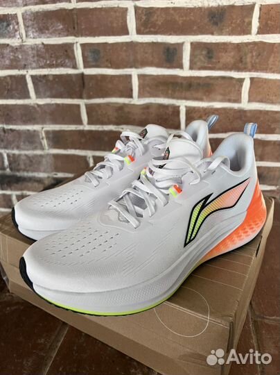 Беговые кроссовки li ning
