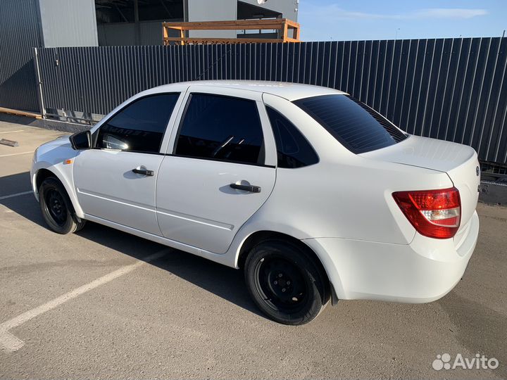 LADA Granta 1.6 МТ, 2012, 175 000 км
