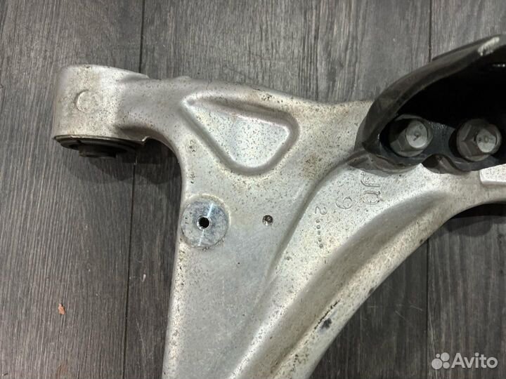 Рычаг подвески верхний задний левый Nissan Teana