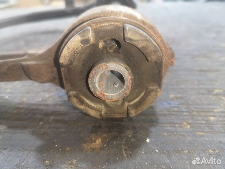 Передние рычаги Dodge Magnum LX