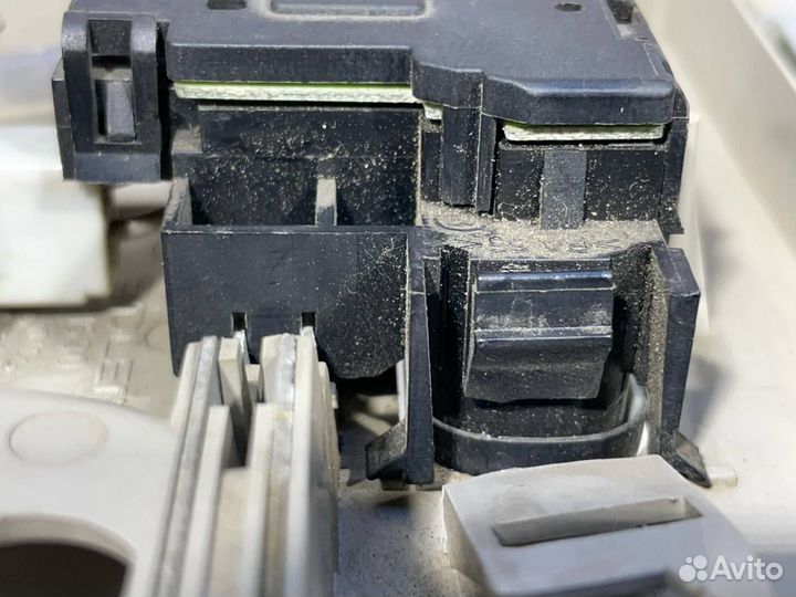 Б/У Плафон салонный передний MB#001