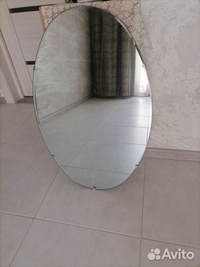 Зеркало настенное овальное