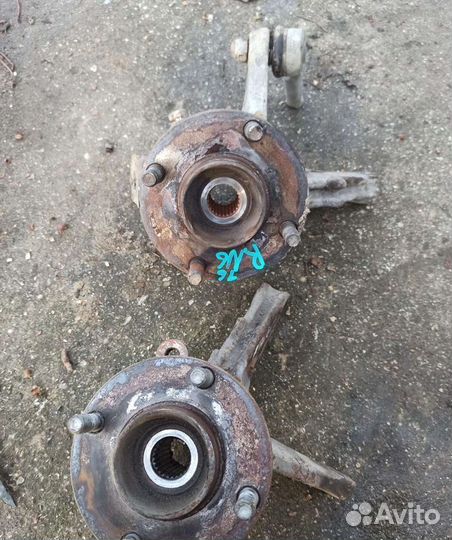 Кулак поворотный Nissan Almera N16