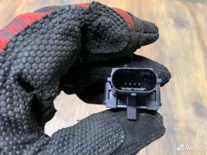 Toyota Avensis 2 Датчик AIR BAG задний RH