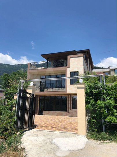 Дом 221,5 м² на участке 2,2 сот.