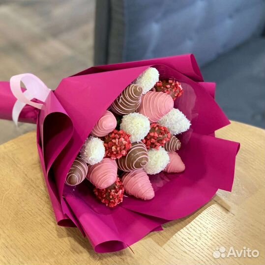 Клубничные букеты в шоколаде доставка