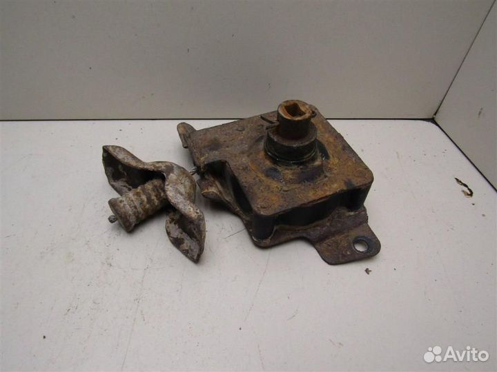 Механизм подъема запасного колеса Ford Maverick 2