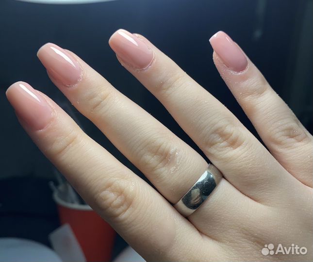 Требуется модель на маникюр