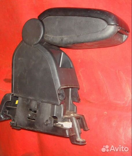 Ниссан Тиида накладка на центральный подлокотник