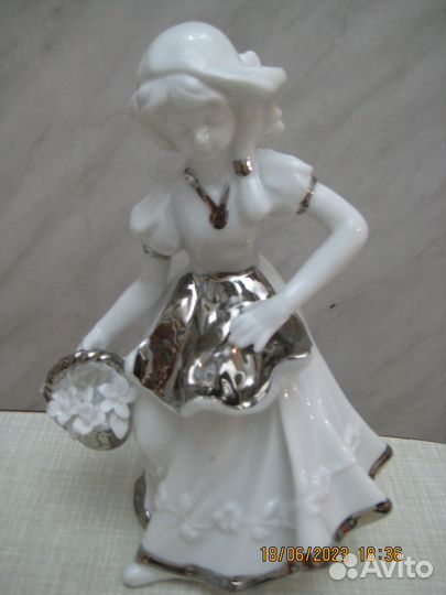 Статуэтка фарфор
