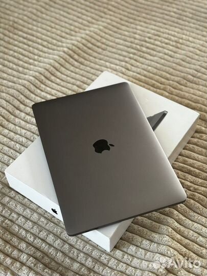 Macbook pro 13 256 2020
