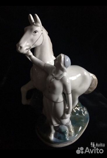 Старинные статуэтки