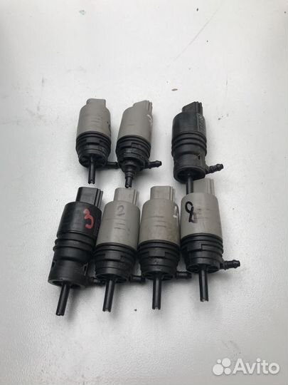 Насос стеклоомывателя ветрового стекла BMW 6712730