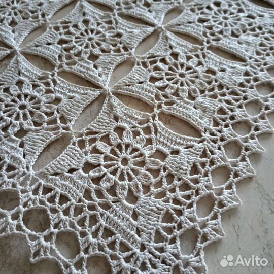 Вязаная салфетка-дорожка. Ручная работа. На заказ