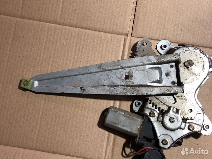 Задний правый стеклоподъемник Lifan X50