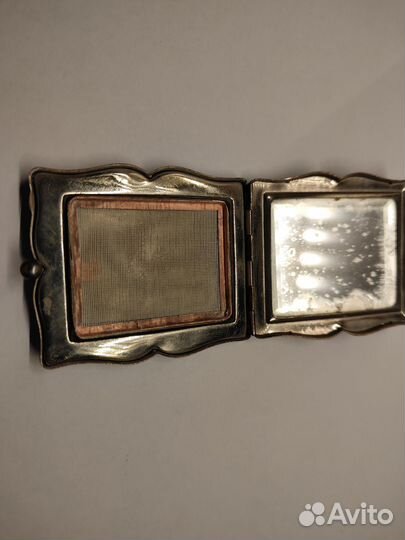 Антикварная пудреница