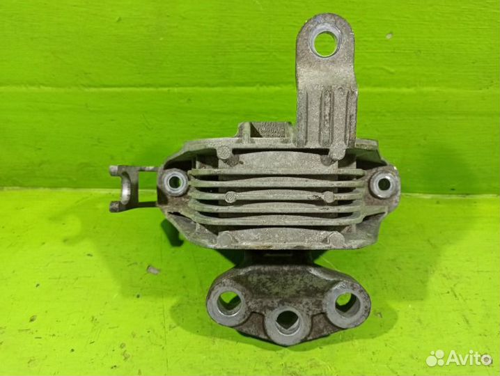 Опора двигателя передняя правая Chevrolet Cruze