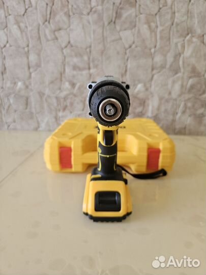 Шуруповерт ударный dewalt 21 V